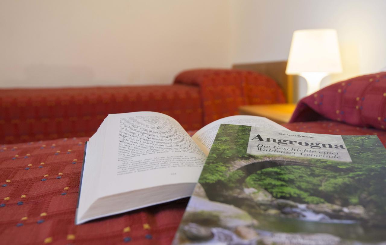 Foresteria Valdese Hotell Torre Pellice Eksteriør bilde